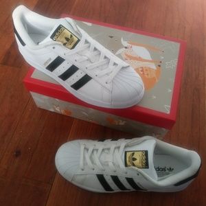 New Adidas Superstar 6.5 Black and White